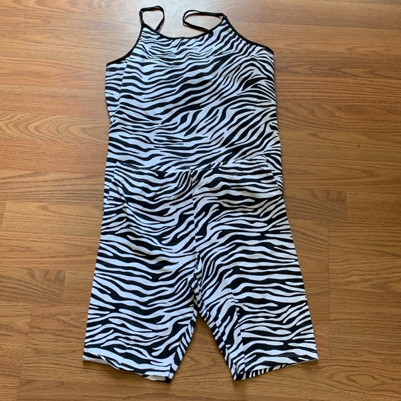 tank top and shorts - Picture 2 of 2